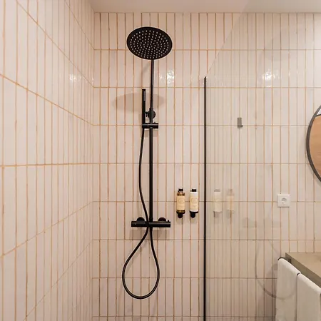 Essence - Garden & Διαμέρισμα